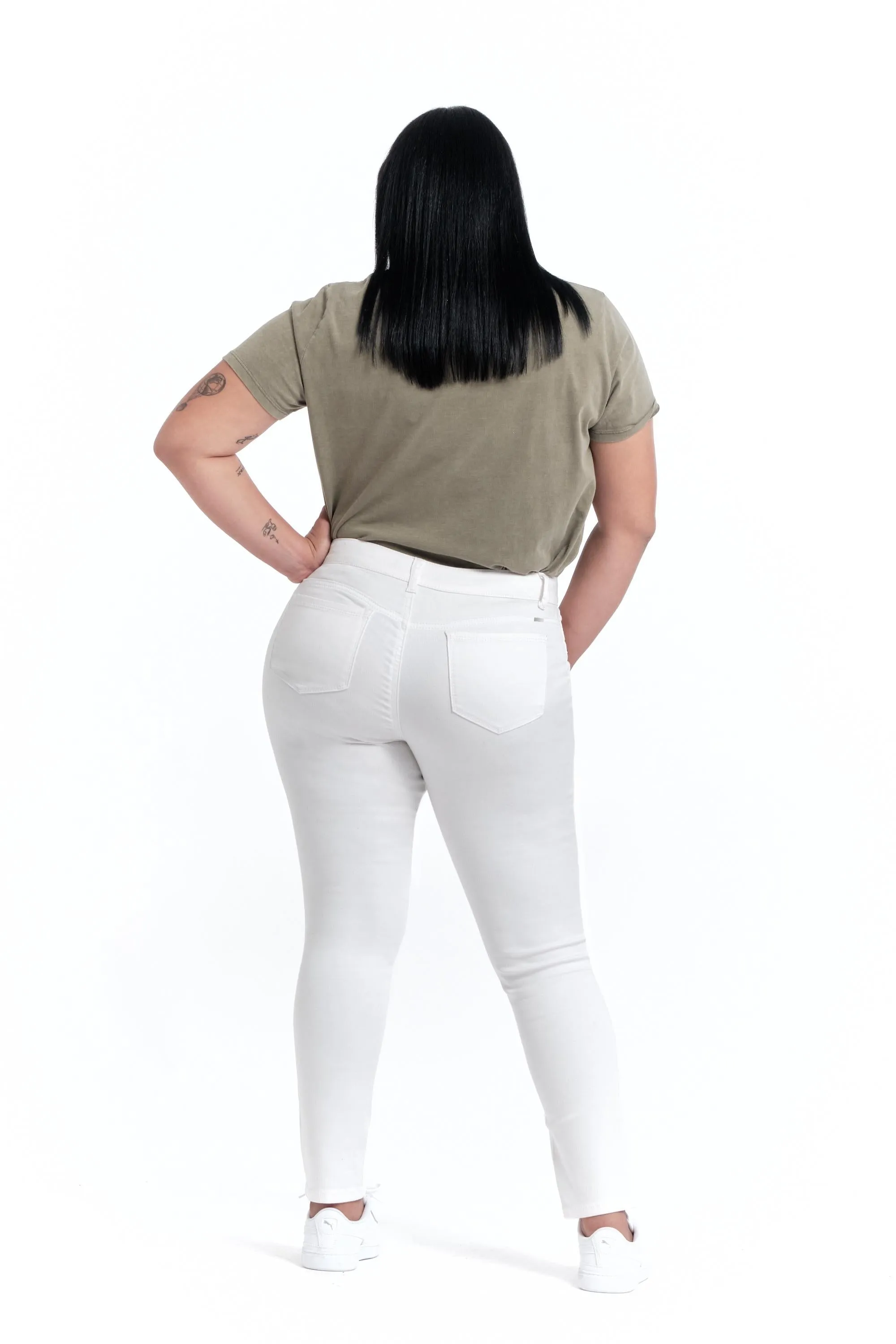 Curvy Butter Ankle Skinny in White