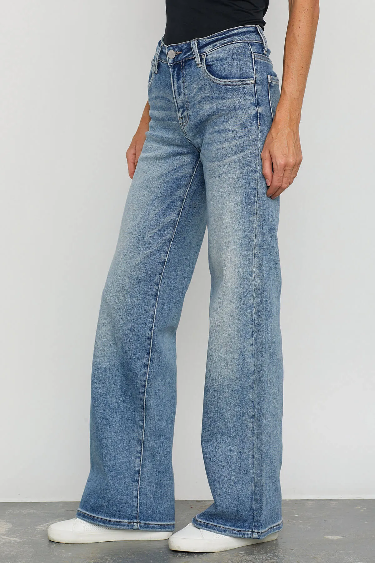 Courtney Midrise Wide-Leg Jeans – Risen, Trendy Denim for Women